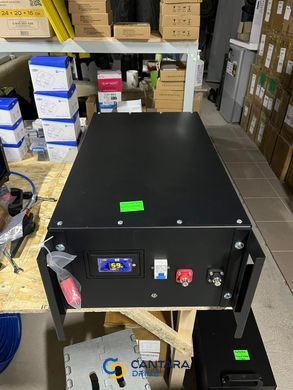 Збірка акумулятора на 16 кВт (16080 Wh) з 16 комірок LiFePO4 314Ah Grade-A, дисплей 3,2 дюйми LCD і пара прохідних клем DC 200 А, автомат живлення DC 250 А з звичайною BMS