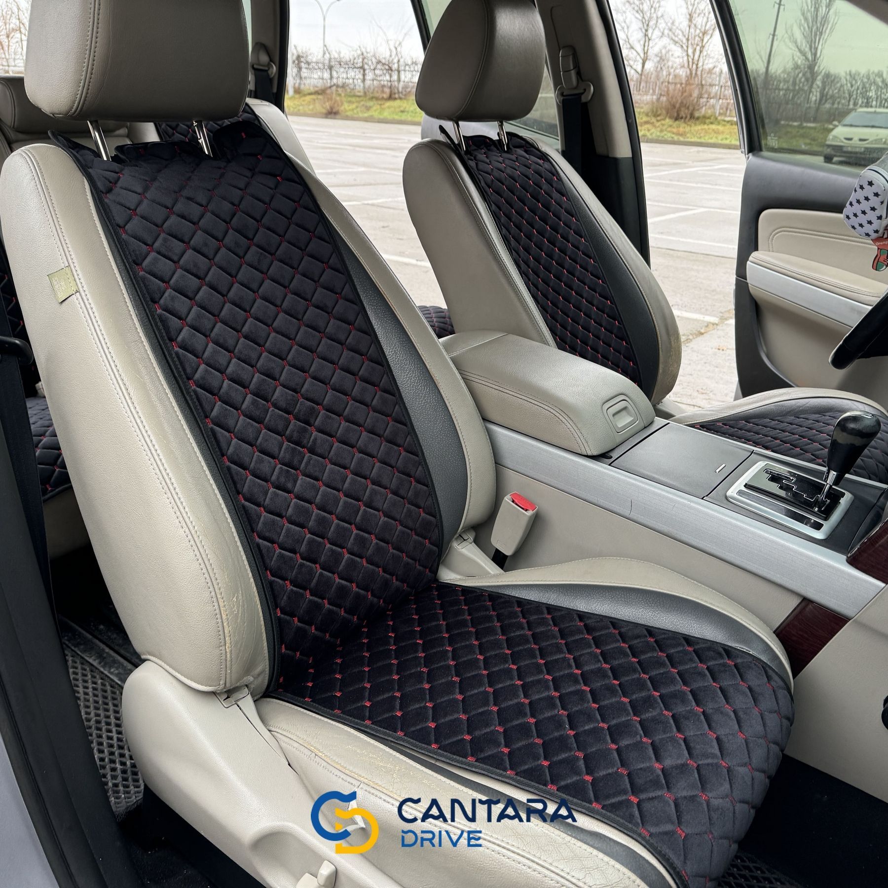 купити Накидки на автомобільні сидіння з алькантари Lux Прошитий квадратний ромбік Чорний з червоним рядком Стандарт Повний комплект 4