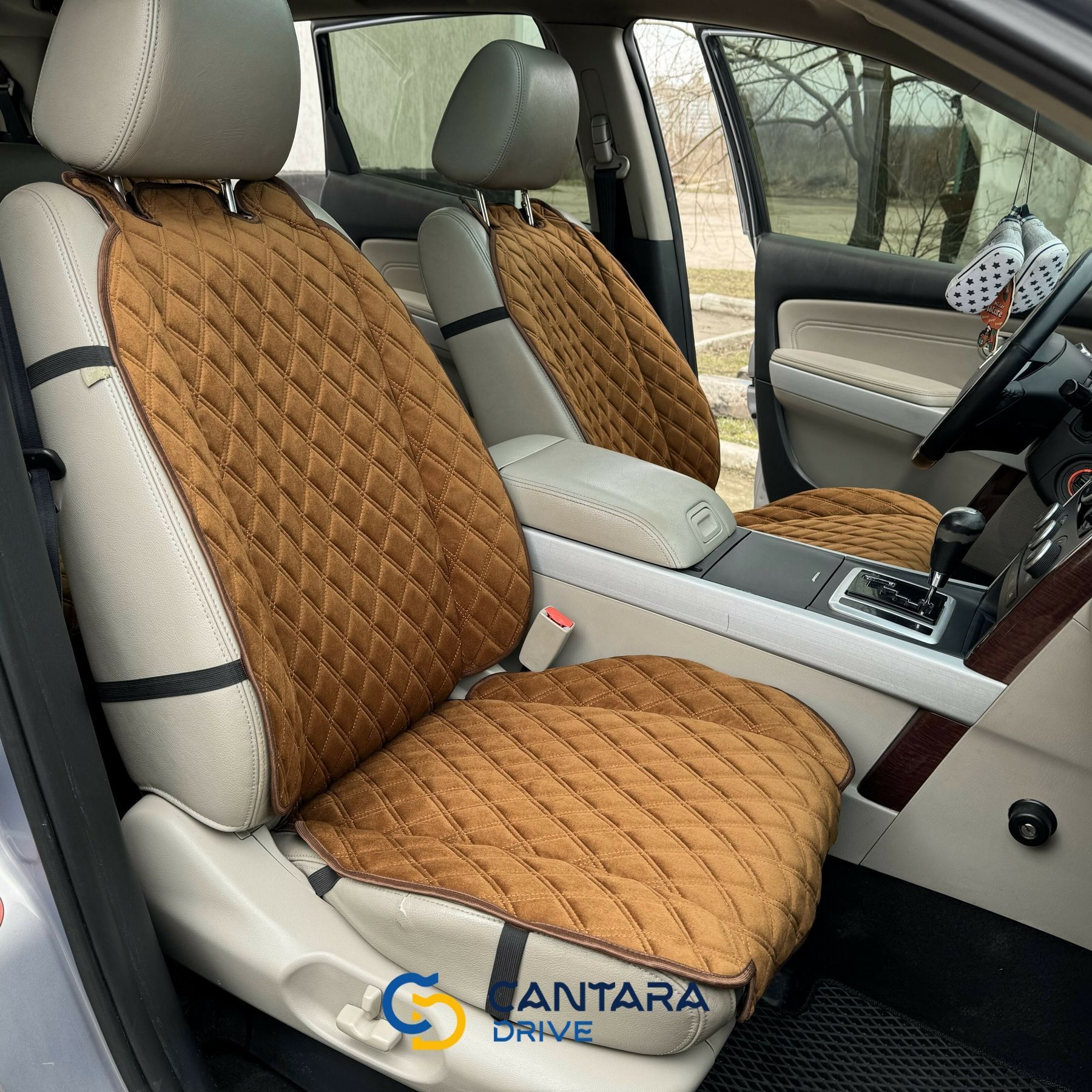 Коричневі накидки на передні сидіння автомобіля Алькантара Lux
