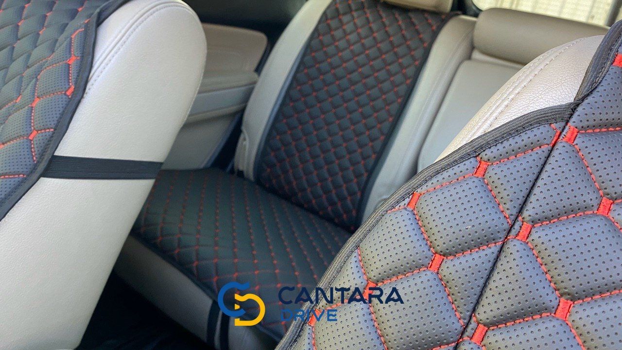 купити Накидки задні для авто з перфорованої екокожі, Чорний, з червоною строчкою 4