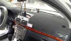 купить Накидка на панель приборов TOYOTA Avensis (2 пок., T250, с экраном), 2003-2008 1