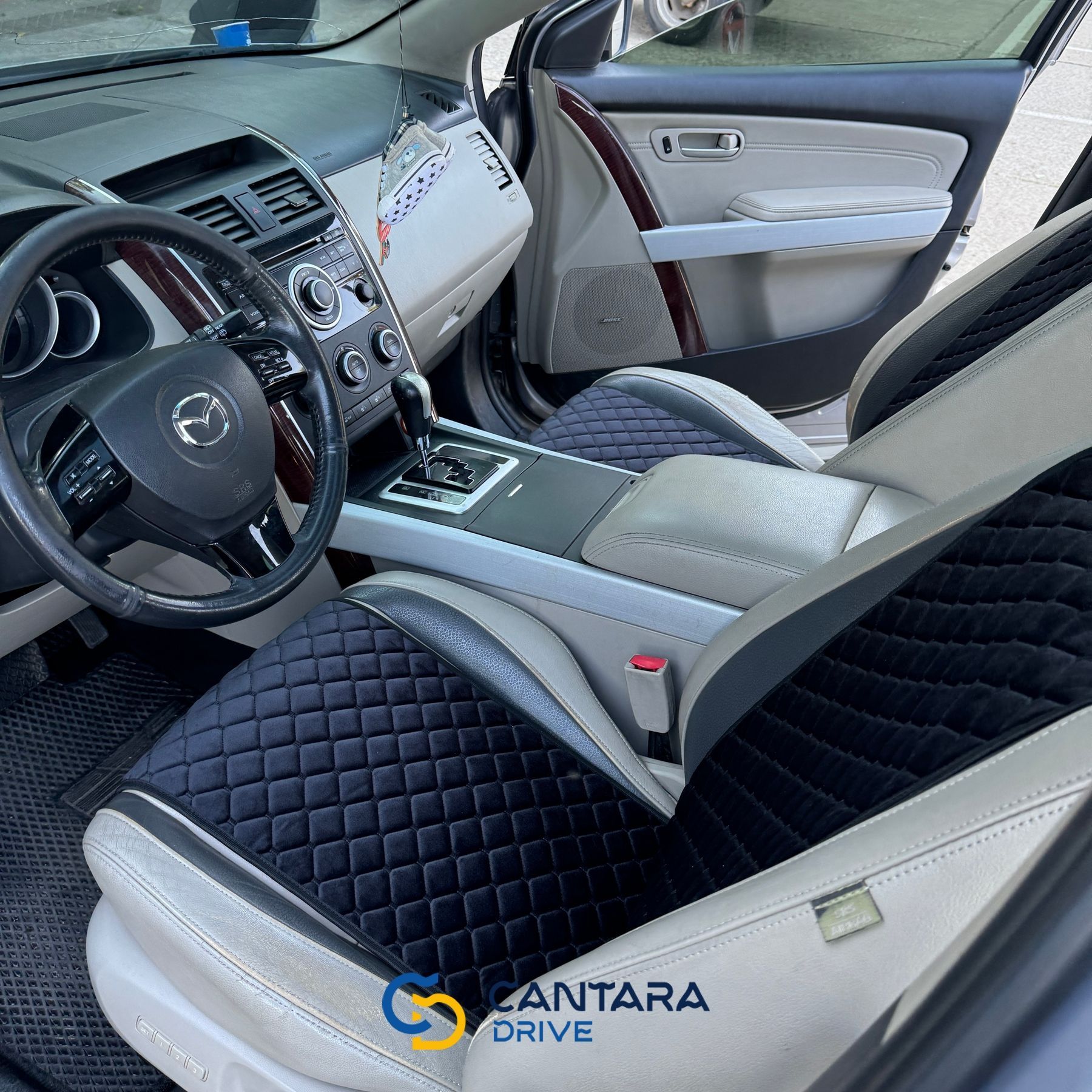 купить Накидки для автомобильных сидений из алькантары Lux прошитый квадратный ромбик Черный с черной нитью Стандарт Полный комплект 2