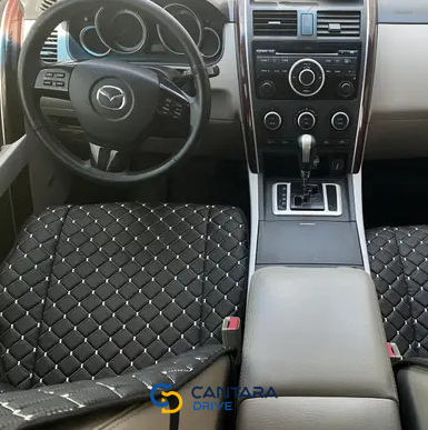 купити Накидка для авто з перфорованої екокожі, Чорна з білою строчкою, Преміум +, 1 передня 2