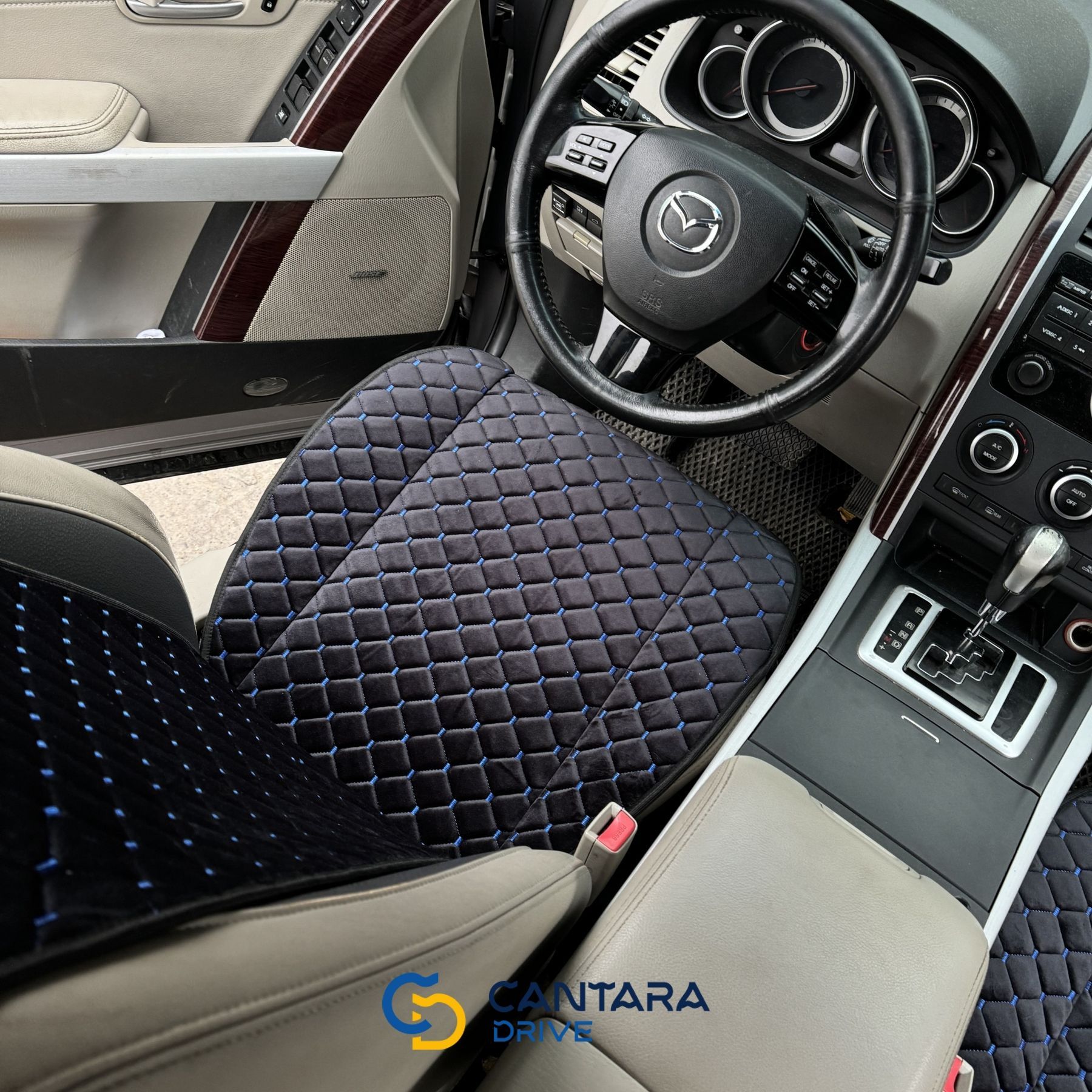 купити Накидка для сидіння автомобіля з алькантари Lux Прошитий квадратний ромбік Чорний з синьою ниткою Преміум 1 передня 3