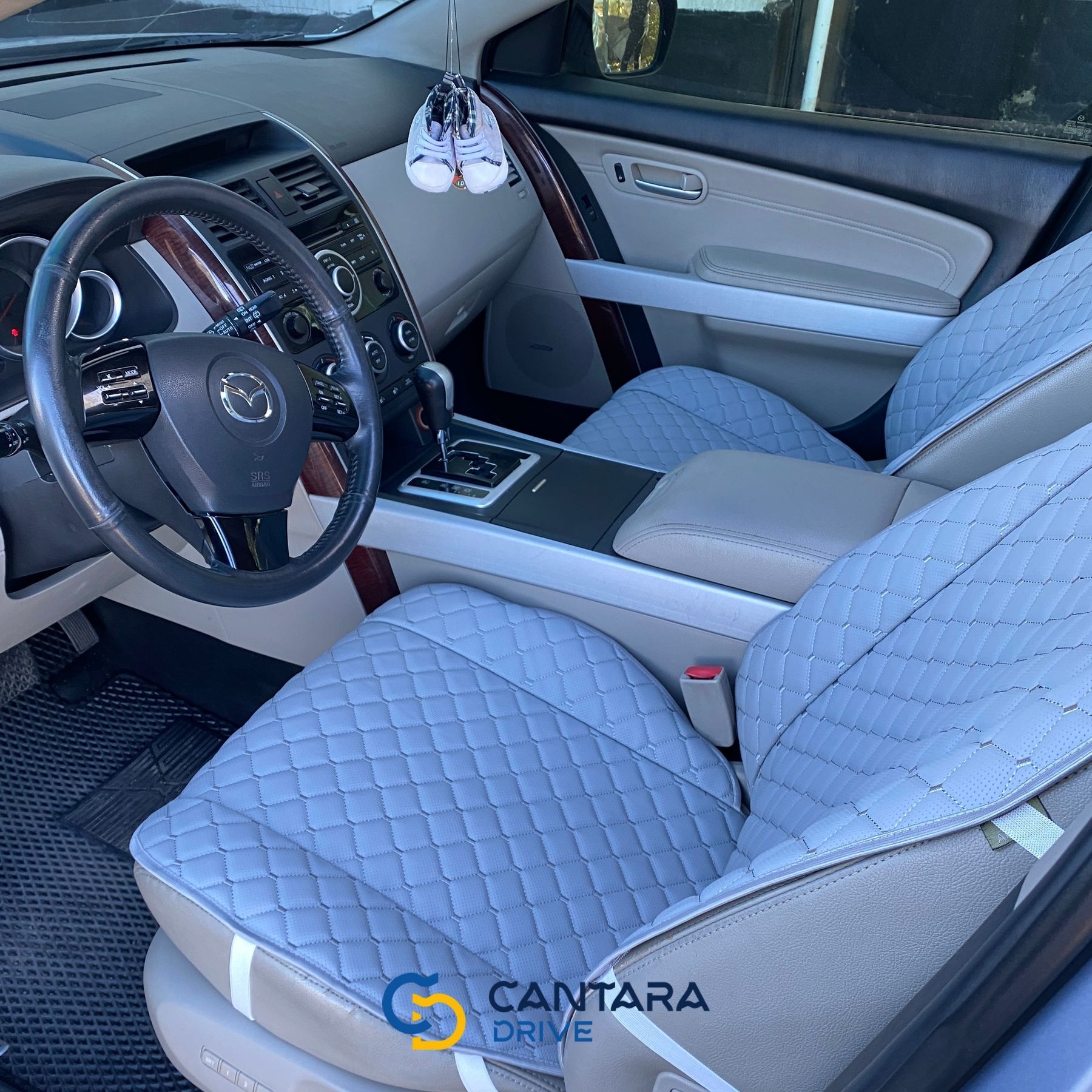 купити Накидка для авто з перфорованої екошкіри, Світло-сіра з сірим рядком, Преміум +, 1 передня 3