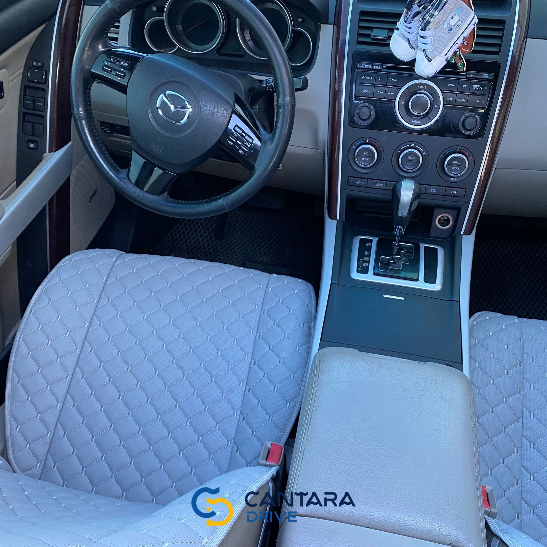 купити Накидка для авто з перфорованої екошкіри, Світло-сіра з сірим рядком, Преміум +, 1 передня 5