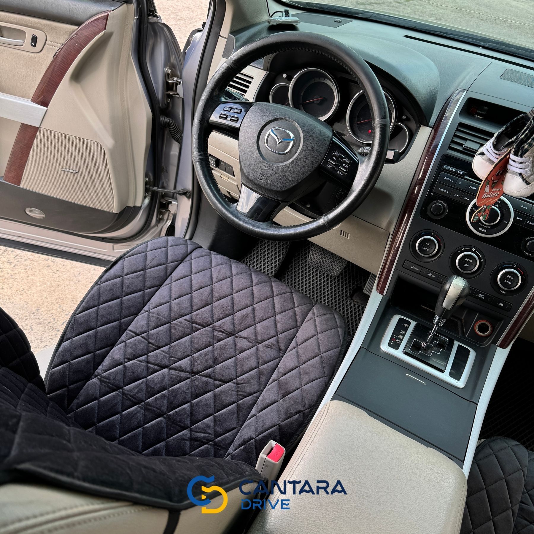 купити Накидки на сидіння авто з алькантари Lux Діамонд подовжений чорний ромб із чорним рядком Преміум+ Повний комплект 3